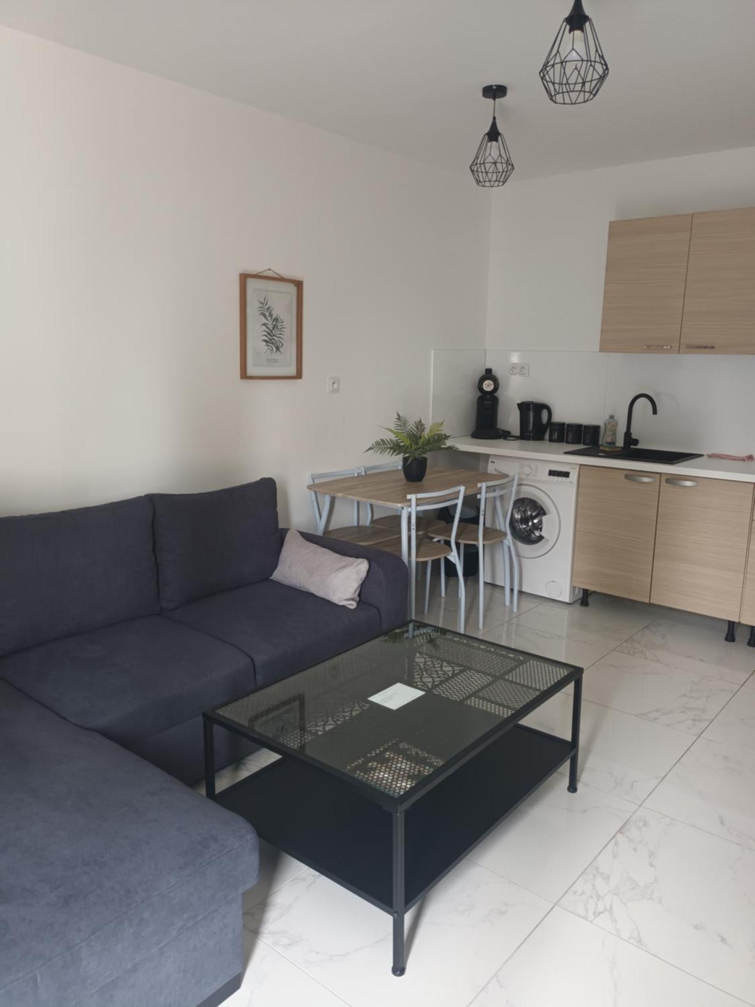 Maison Meublee Avec Parking Moulins  Zewnętrze zdjęcie