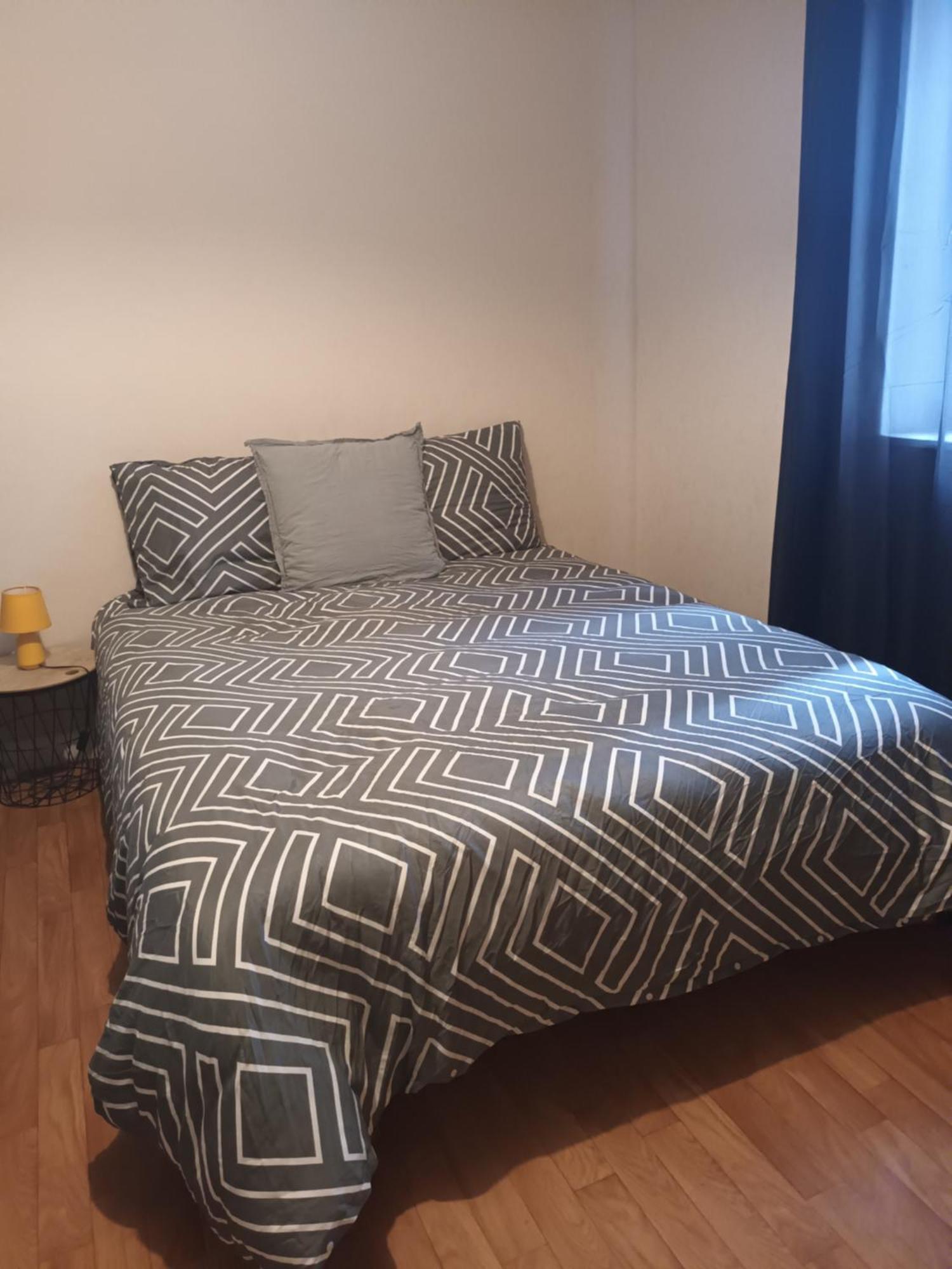 Maison Meublee Avec Parking Moulins  Zewnętrze zdjęcie